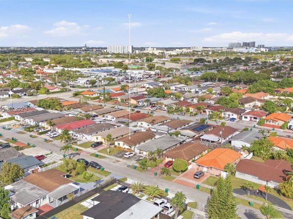 10551 SW 27th St, Miami FL 33165