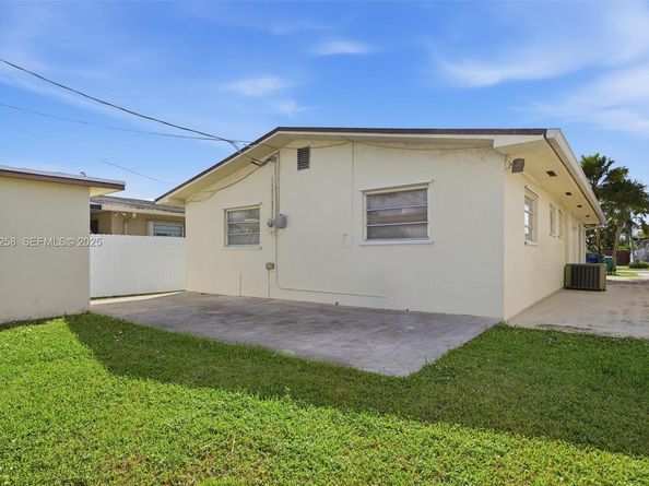 10551 SW 27th St, Miami FL 33165