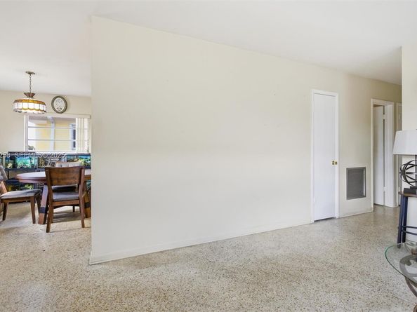 10551 SW 27th St, Miami FL 33165