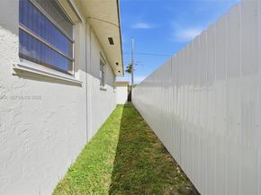 10551 SW 27th St, Miami FL 33165