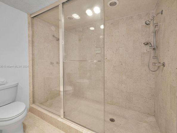 2500 Bay Dr PH, Pompano Beach FL 33062