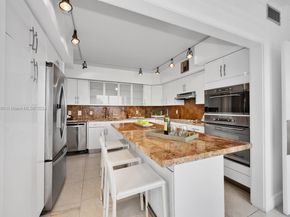 2500 Bay Dr PH, Pompano Beach FL 33062