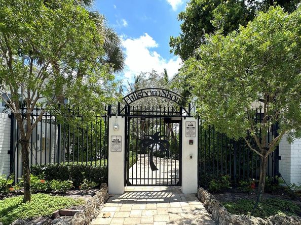 2500 Bay Dr PH, Pompano Beach FL 33062
