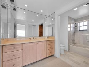 2500 Bay Dr PH, Pompano Beach FL 33062