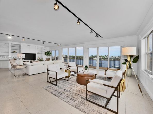 2500 Bay Dr PH, Pompano Beach FL 33062