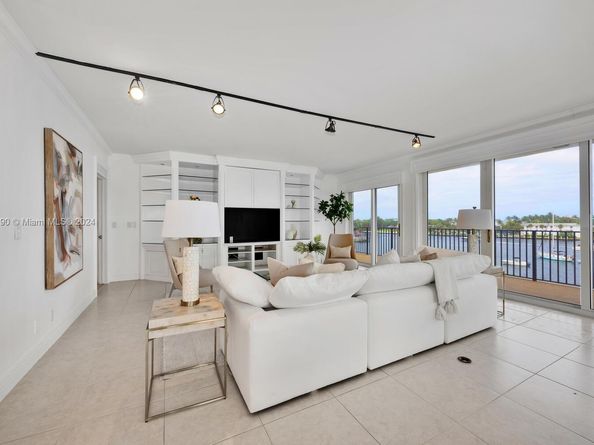2500 Bay Dr PH, Pompano Beach FL 33062