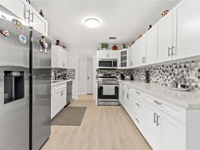 7051 SW 2nd Ct, Pembroke Pines FL 33023