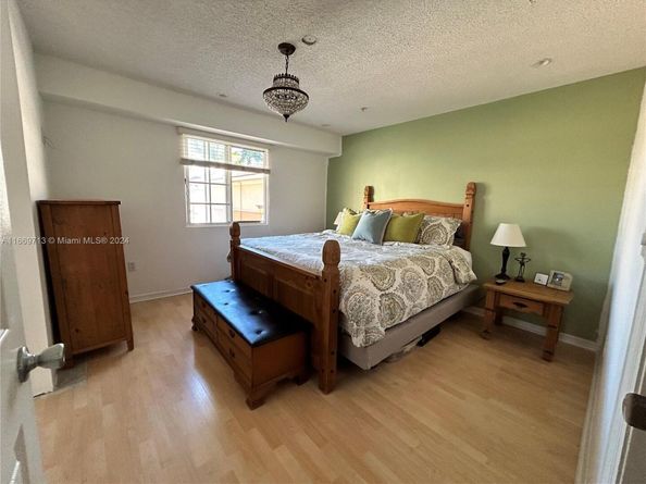 2811 NE 185th St 805, Aventura FL 33180