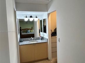 2811 NE 185th St 805, Aventura FL 33180