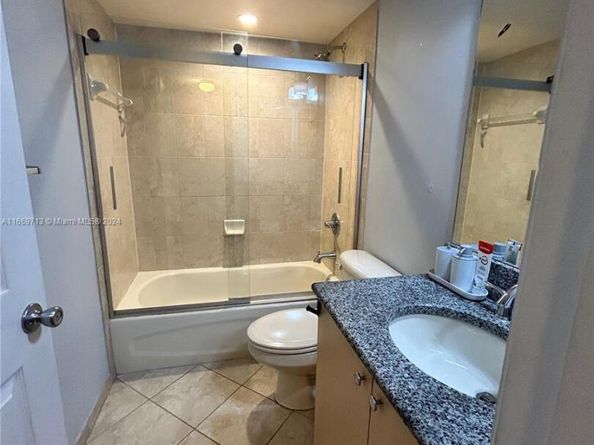2811 NE 185th St 805, Aventura FL 33180
