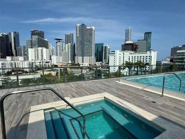 201 SW 17th Rd 607, Miami FL 33129