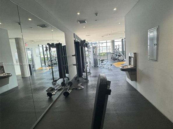 201 SW 17th Rd 607, Miami FL 33129
