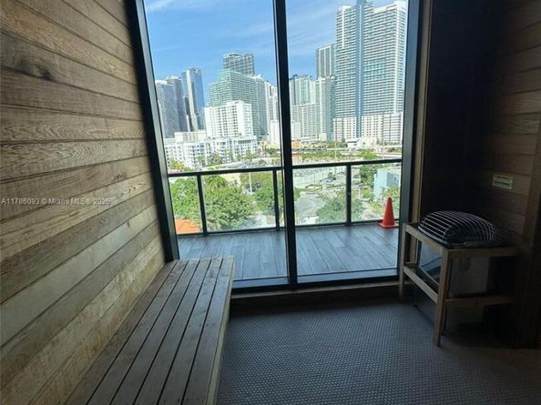 201 SW 17th Rd 607, Miami FL 33129