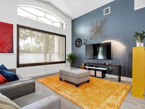 1572 NW 135th Ave, Pembroke Pines FL 33028