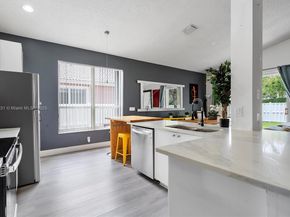 1572 NW 135th Ave, Pembroke Pines FL 33028
