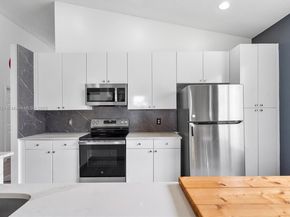 1572 NW 135th Ave, Pembroke Pines FL 33028