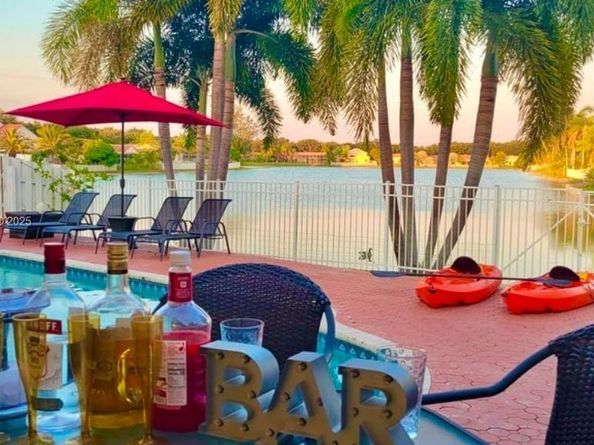 1921 SW 129th Ter, Miramar FL 33027