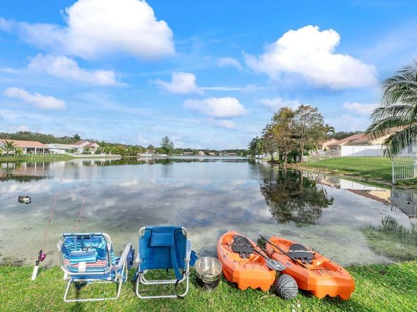 1921 SW 129th Ter, Miramar FL 33027