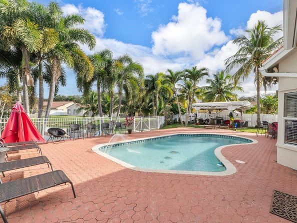 1921 SW 129th Ter, Miramar FL 33027