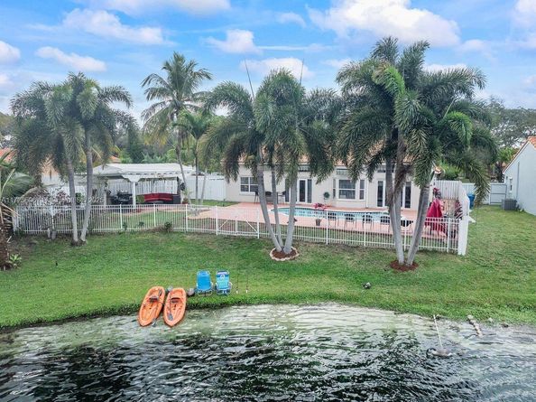 1921 SW 129th Ter, Miramar FL 33027
