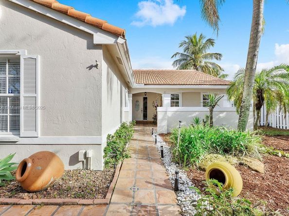 1921 SW 129th Ter, Miramar FL 33027
