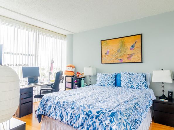 900 Bay Dr 513, Miami Beach FL 33141