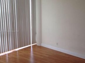 900 Bay Dr 513, Miami Beach FL 33141