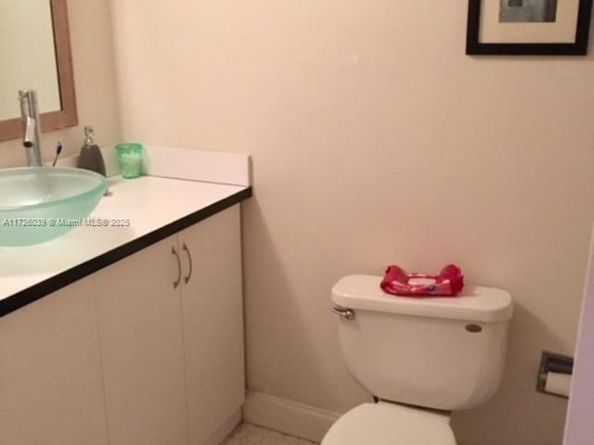 900 Bay Dr 513, Miami Beach FL 33141