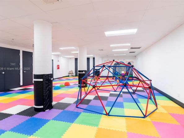 900 Bay Dr 513, Miami Beach FL 33141