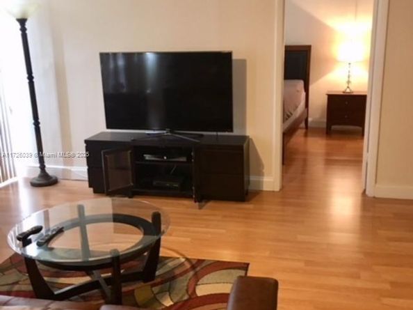 900 Bay Dr 513, Miami Beach FL 33141