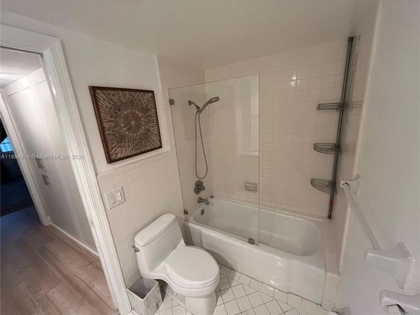 3050 NE 48th St 205, Fort Lauderdale FL 33308