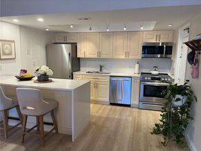 3050 NE 48th St 205, Fort Lauderdale FL 33308