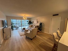 3050 NE 48th St 205, Fort Lauderdale FL 33308