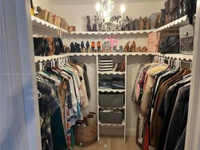 3050 NE 48th St 205, Fort Lauderdale FL 33308