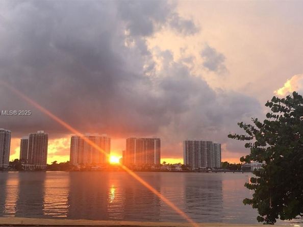 17878 N Bay Rd 507, Sunny Isles Beach FL 33160