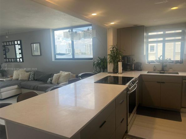 17878 N Bay Rd 507, Sunny Isles Beach FL 33160