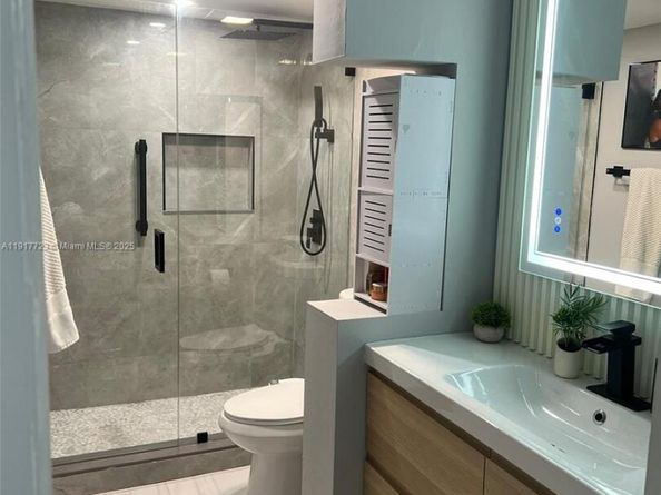 17878 N Bay Rd 507, Sunny Isles Beach FL 33160