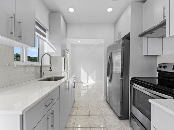 104 E 58th St, Hialeah FL 33013