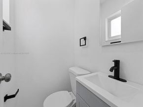 104 E 58th St, Hialeah FL 33013