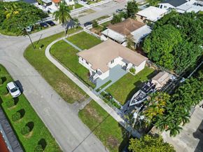 104 E 58th St, Hialeah FL 33013