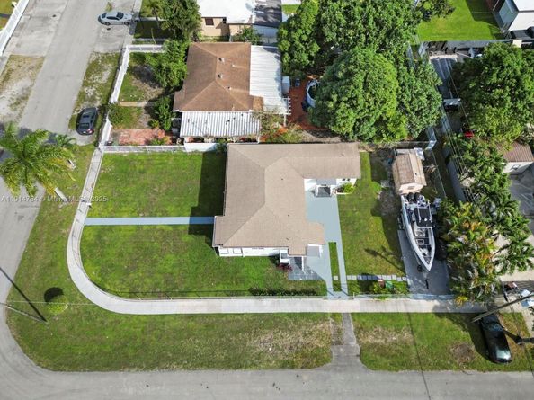 104 E 58th St, Hialeah FL 33013