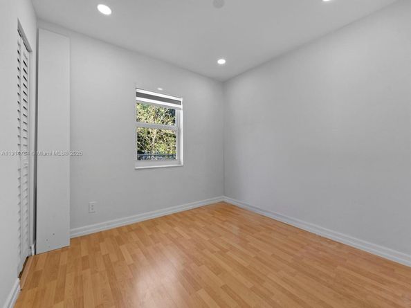 104 E 58th St, Hialeah FL 33013