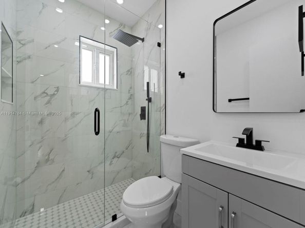 104 E 58th St, Hialeah FL 33013