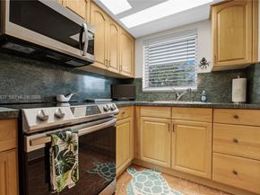 3701 Tyler St 211, Hollywood FL 33021