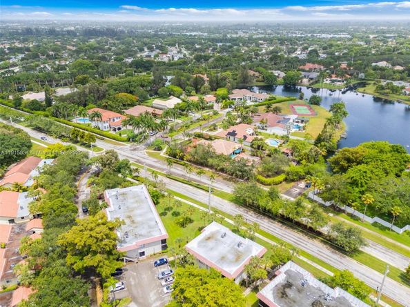 16193 Saddle Club Rd 102, Weston FL 33326