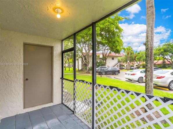 16193 Saddle Club Rd 102, Weston FL 33326