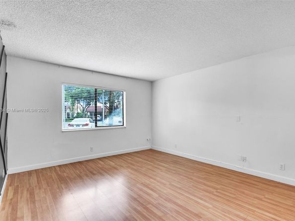 16193 Saddle Club Rd 102, Weston FL 33326