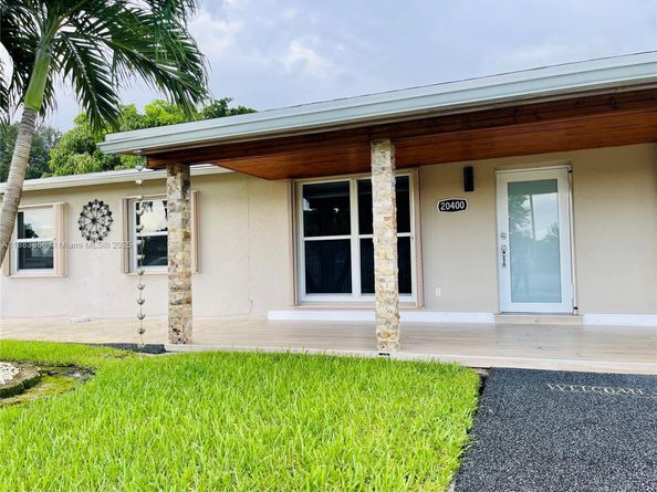 20400 NW 40th Ct, Miami Gardens FL 33055