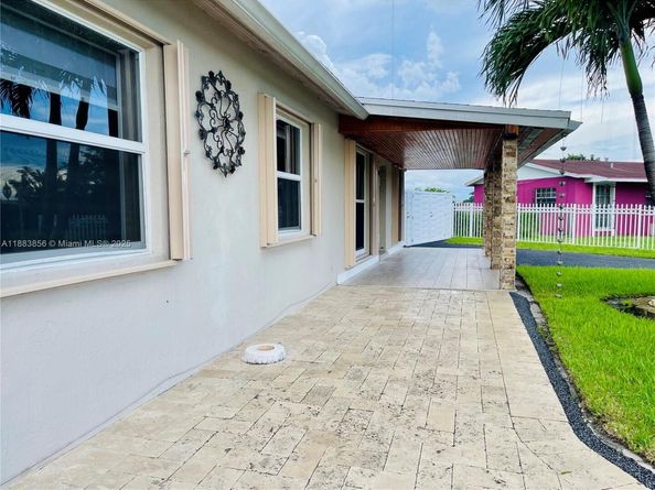 20400 NW 40th Ct, Miami Gardens FL 33055