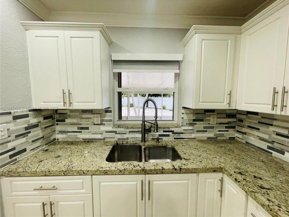 20400 NW 40th Ct, Miami Gardens FL 33055